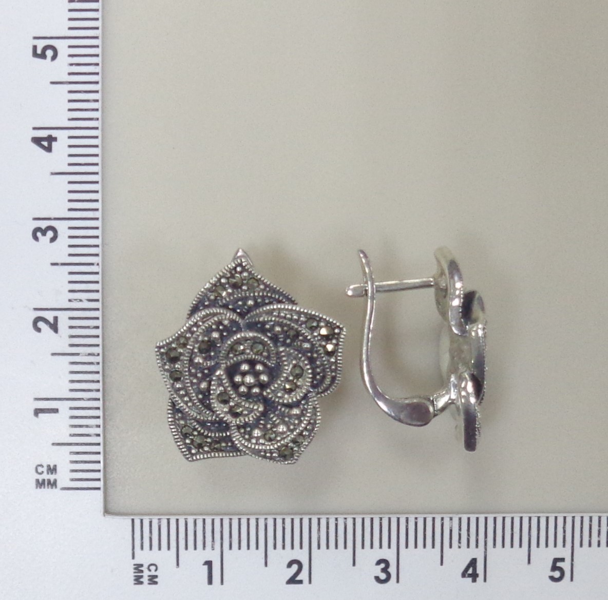 Серебряные серьги с марказитами "Розы"